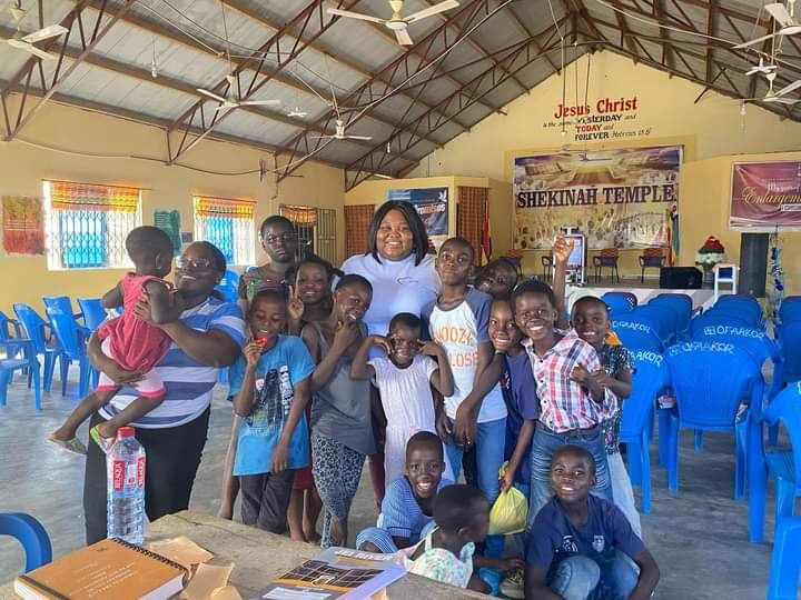 A group photo following a child-focused cognitive development session